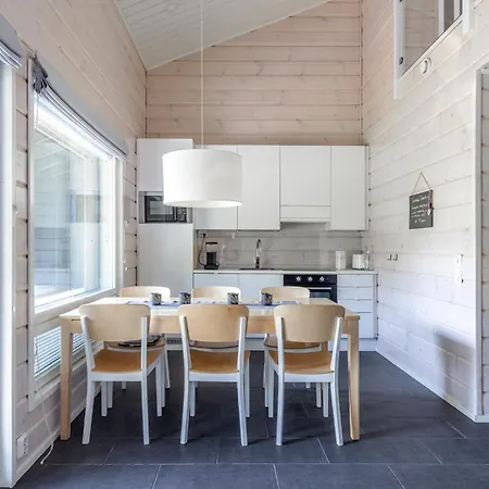 Tunturihovi A * Äkäslompolo